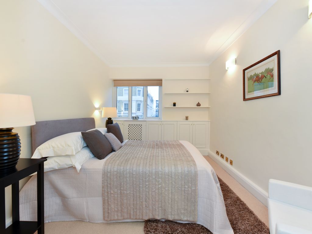 2 bed flat for sale in Harrington Road, London SW7, £1,350,000