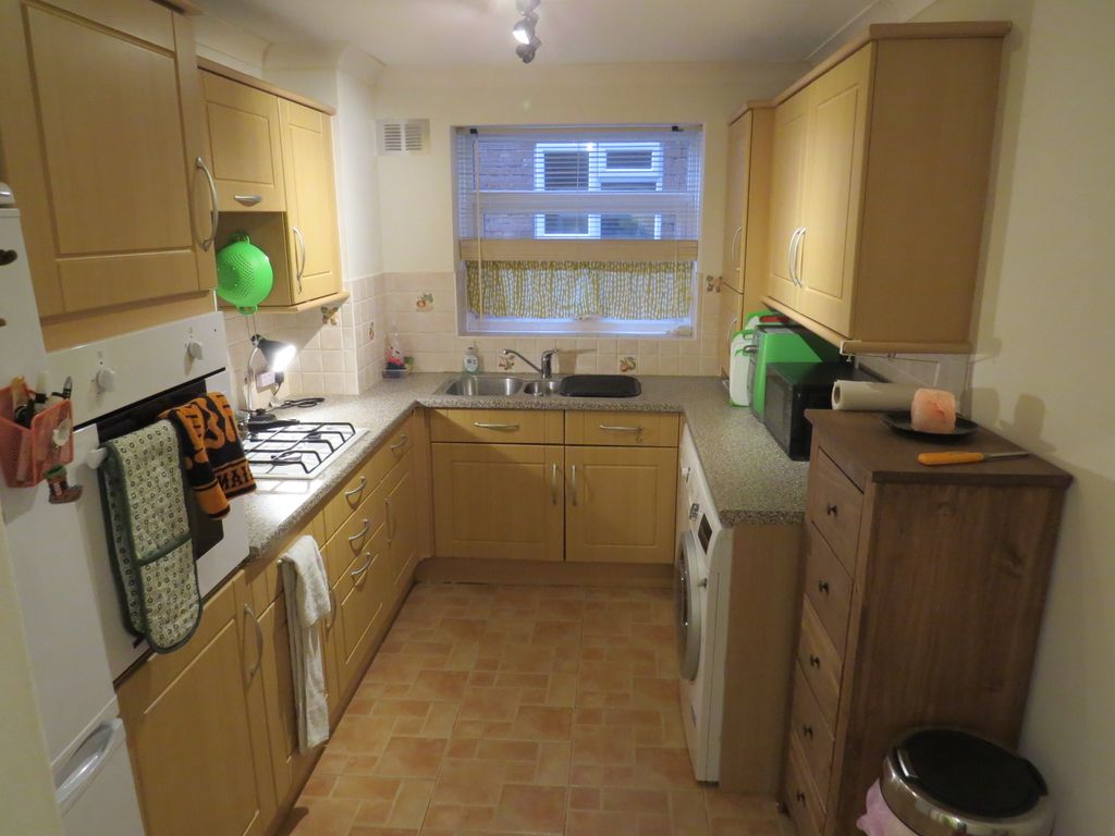 1 bed flat to rent in Wendy House Torrington Park, Finchley N12, £1,450 pcm
