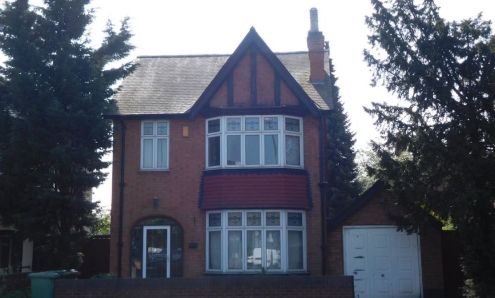 6 bed detached house to rent in Derby Road, Nottingham NG7, £3,380 pcm