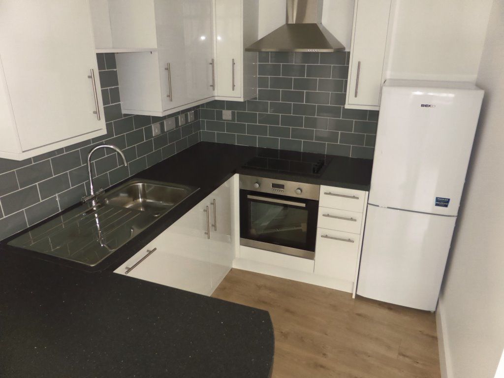 1 bed flat to rent in Western Road, Hove BN3, £1,495 pcm
