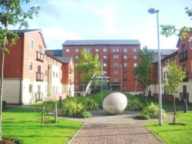 2 bed flat to rent in Henke Court, Atlantic Wharf, Cardiff CF10, £1,400 pcm