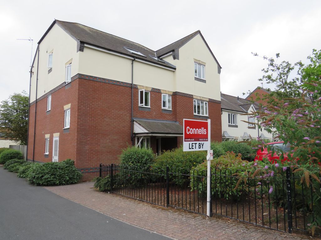 2 bed flat to rent in Harper Court, Old Mill Close, Hereford HR4, £800 pcm