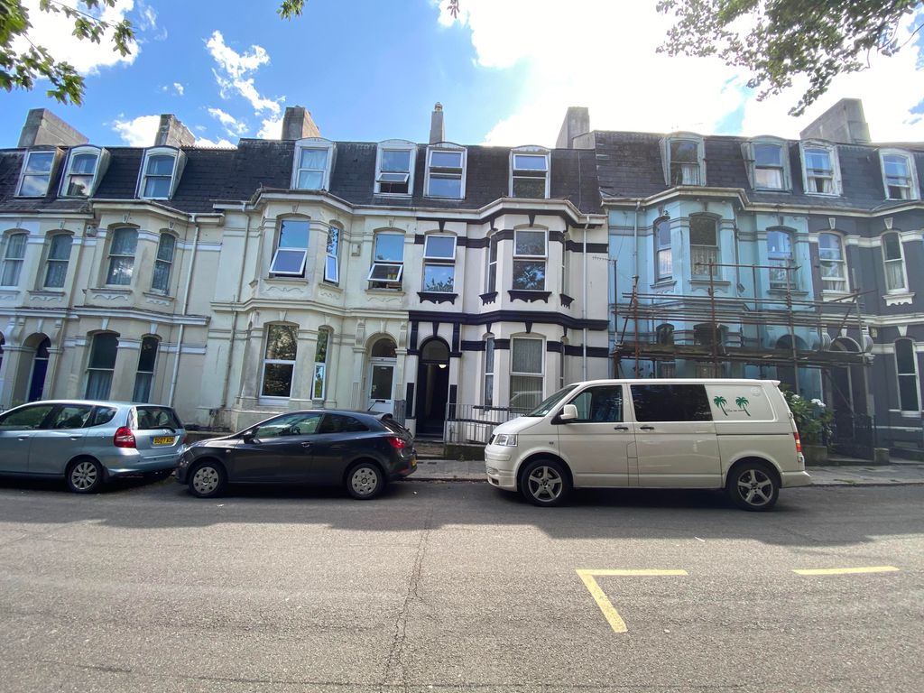 3 bed maisonette to rent in Mount Gould Road, Plymouth PL4, £900 pcm
