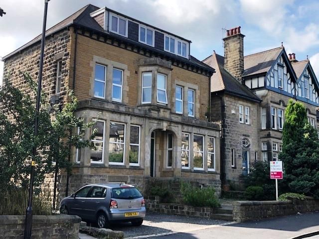 2 bed flat to rent in West Cliffe Grove, Harrogate HG2, £950 pcm