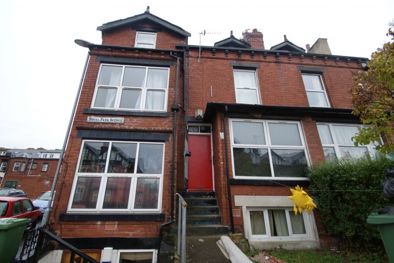 6 bed terraced house to rent in Royal Park Avenue, Hyde Park, Leeds LS6, £477 pppm