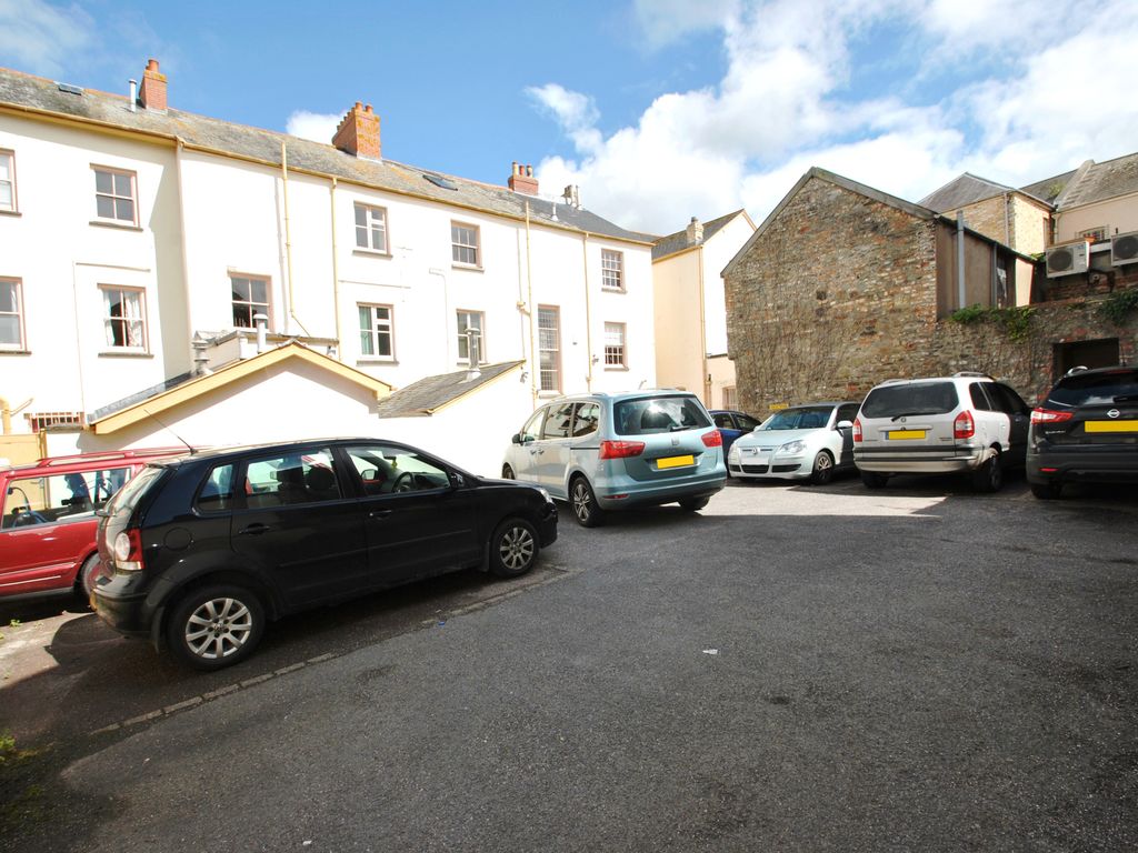 Office to let in Boutport Street, Barnstaple, Devon EX31, £20,000 pa