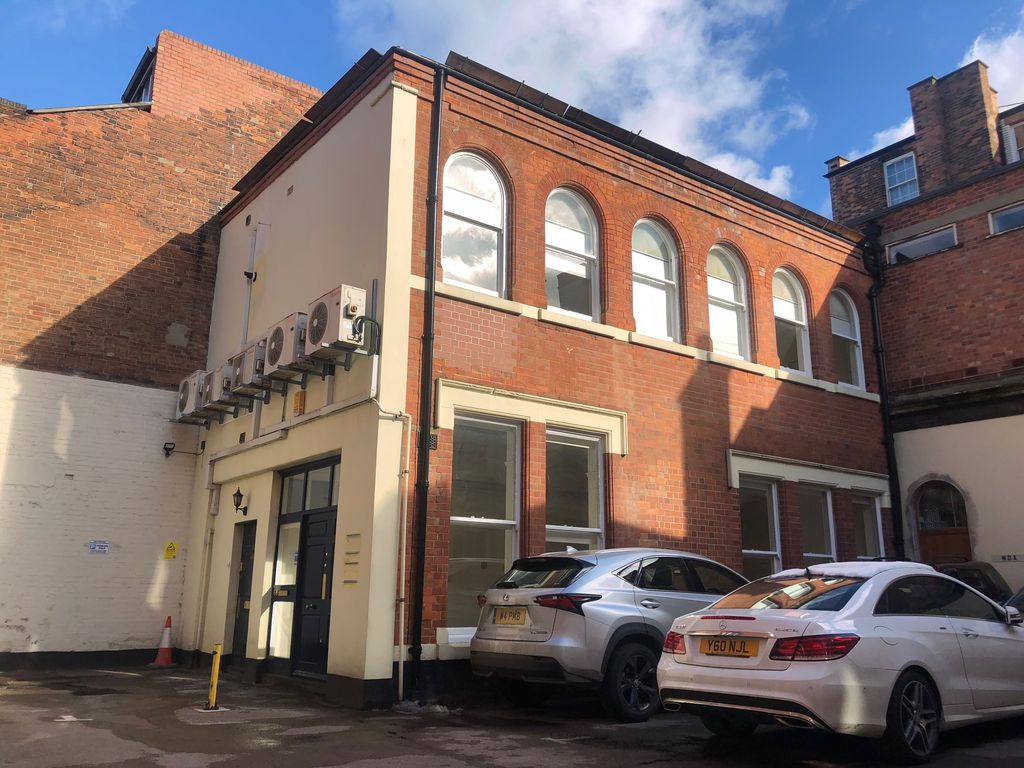 Office to let in George Street, Nottingham NG1, £9,000 pa