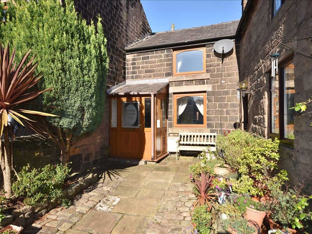 1 bed cottage to rent in Railway Road, Adlington, Chorley PR6, £695 pcm