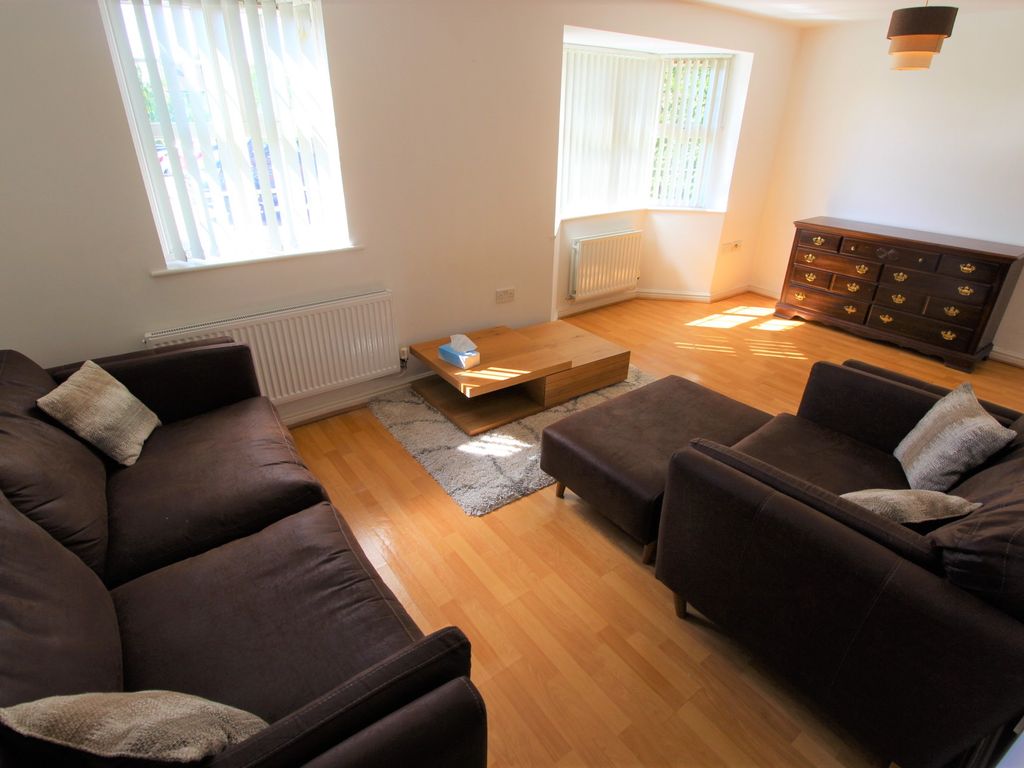 2 bed flat to rent in Longfellow Road, Coventry CV2, £800 pcm