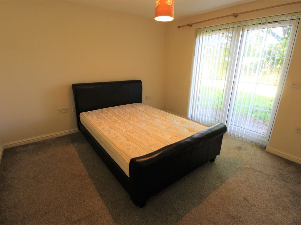 2 bed flat to rent in Longfellow Road, Coventry CV2, £800 pcm