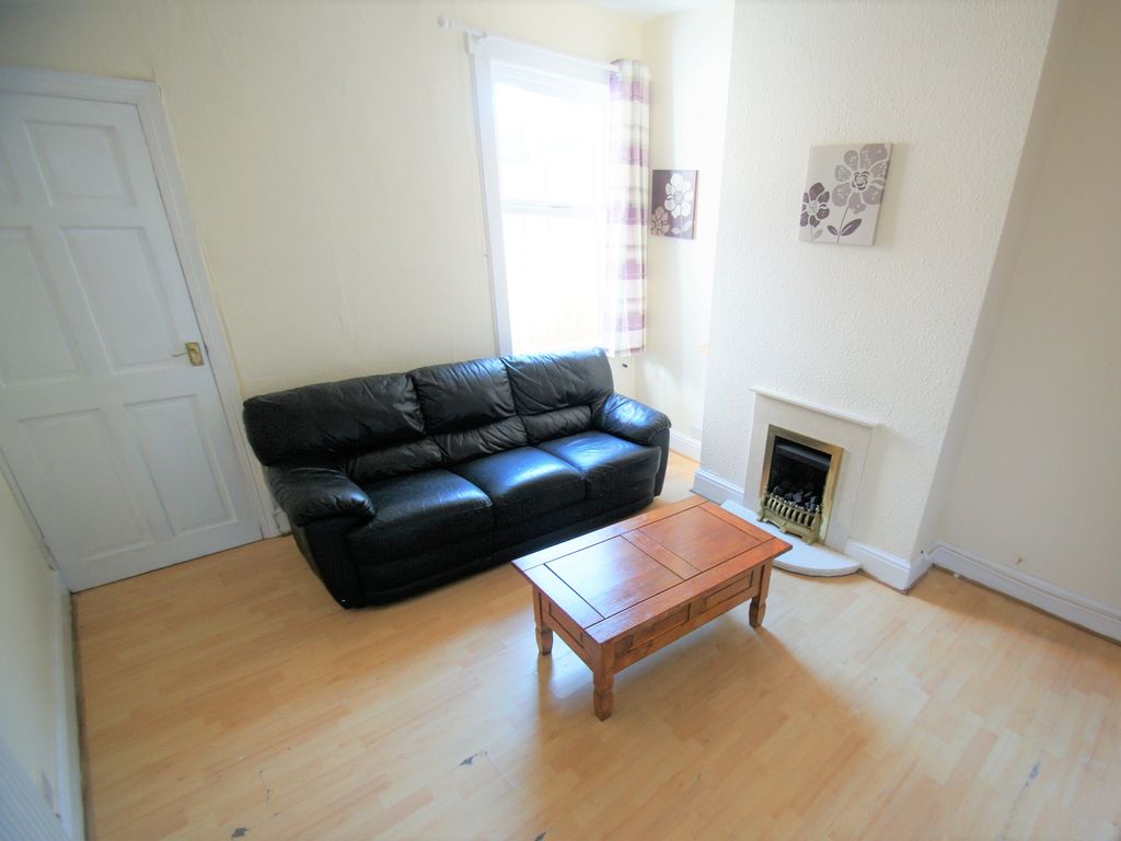 3 bed terraced house to rent in Terry Road, Stoke CV1, £900 pcm