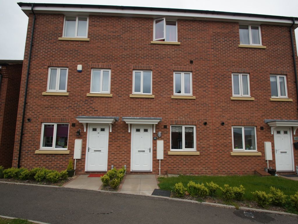 4 bed terraced house to rent in Anglian Way, Stoke, Coventry CV3, £1,500 pcm