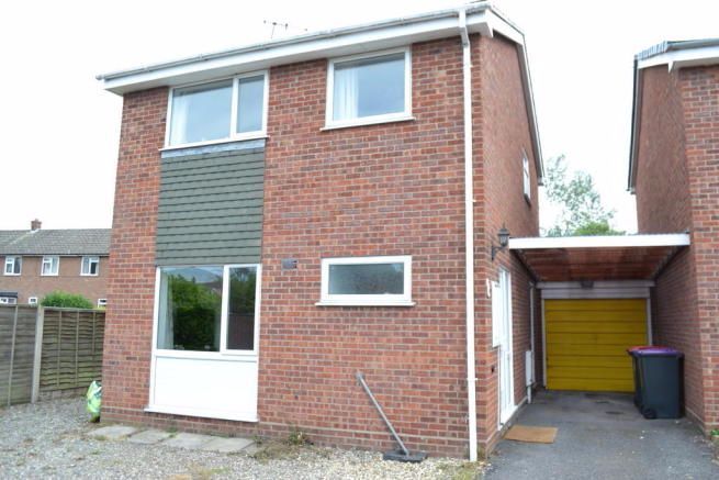 4 bed detached house to rent in Stretton Avenue, Newport TF10, £355 pppm
