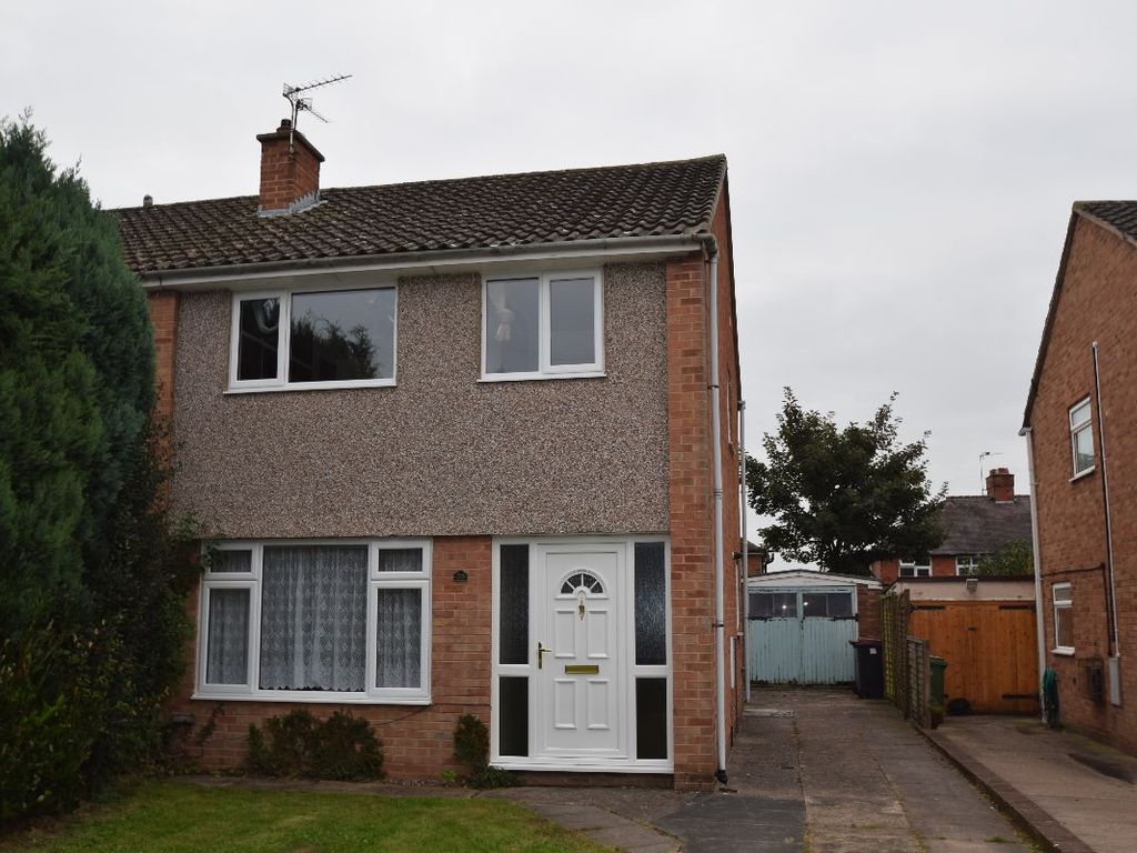 4 bed semi-detached house to rent in Masons Place, Newport TF10, £355 pppm