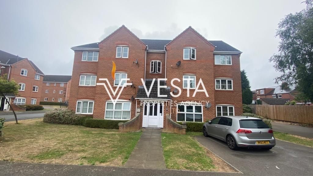 2 bed flat to rent in Firedrake Croft, Coventry CV1, £900 pcm