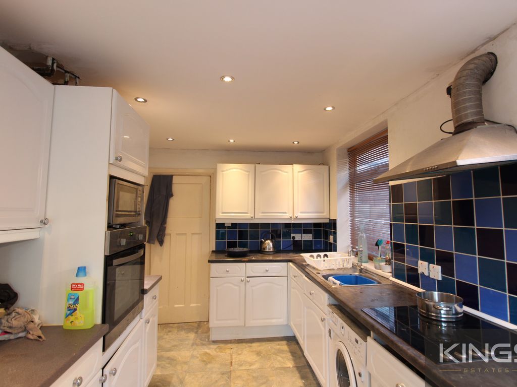 5 bed semi-detached house to rent in Woodmill Lane, Southampton SO18, £2,050 pcm