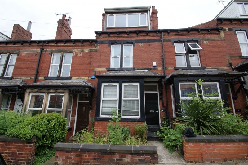 4 bed terraced house to rent in Burchett Grove, Woodhouse, Leeds LS6, £334 pppm