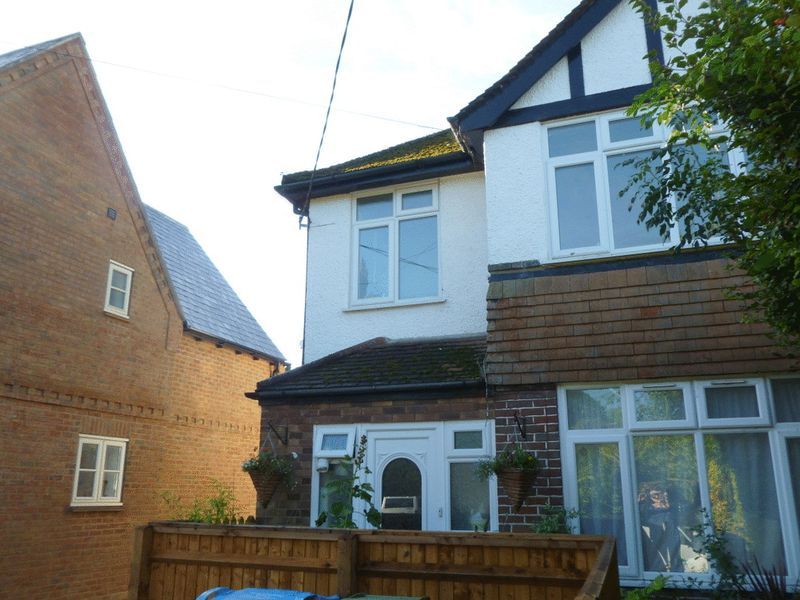 1 bed maisonette to rent in London Road, Aston Clinton, Aylesbury HP22, £725 pcm