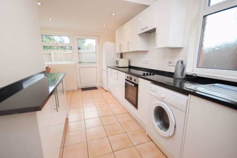 3 bed detached house to rent in Columbia Road, Bournemouth BH10, £1,750 pcm