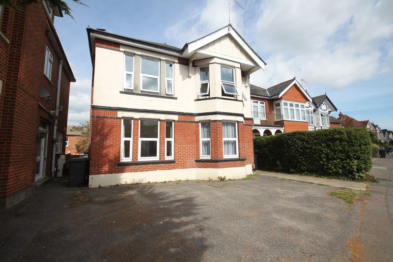 6 bed detached house to rent in Talbot Road, Winton, Bournemouth BH9, £3,450 pcm