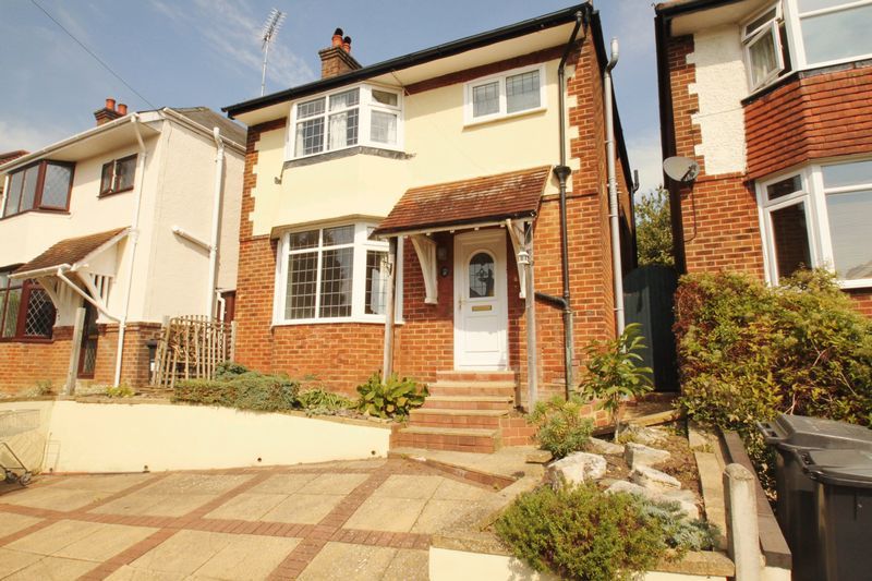 4 bed detached house to rent in Rutland Road, Bournemouth BH9, £2,000 pcm