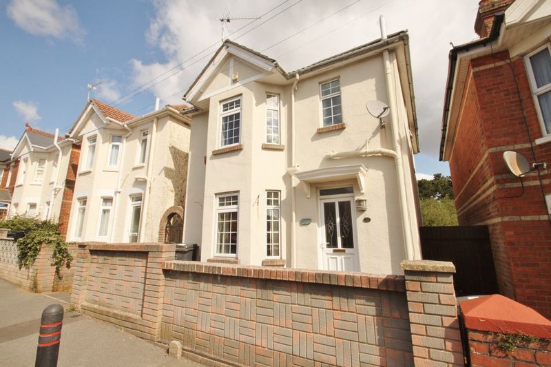 4 bed detached house to rent in Green Road, Winton, Bournemouth BH9, £1,950 pcm