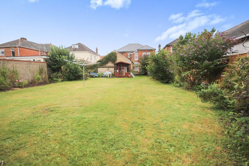 6 bed detached house to rent in Talbot Road, Winton, Bournemouth BH9, £3,300 pcm
