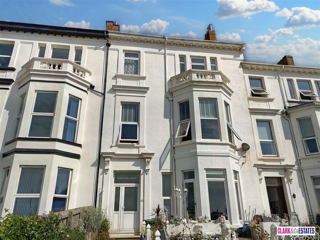 2 bed flat for sale in Alexandra Terrace, Exmouth EX8, £425,000