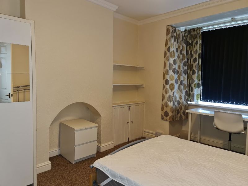 4 bed end terrace house to rent in Harborne Lane, Selly Oak, Birmingham B29, £1,560 pcm