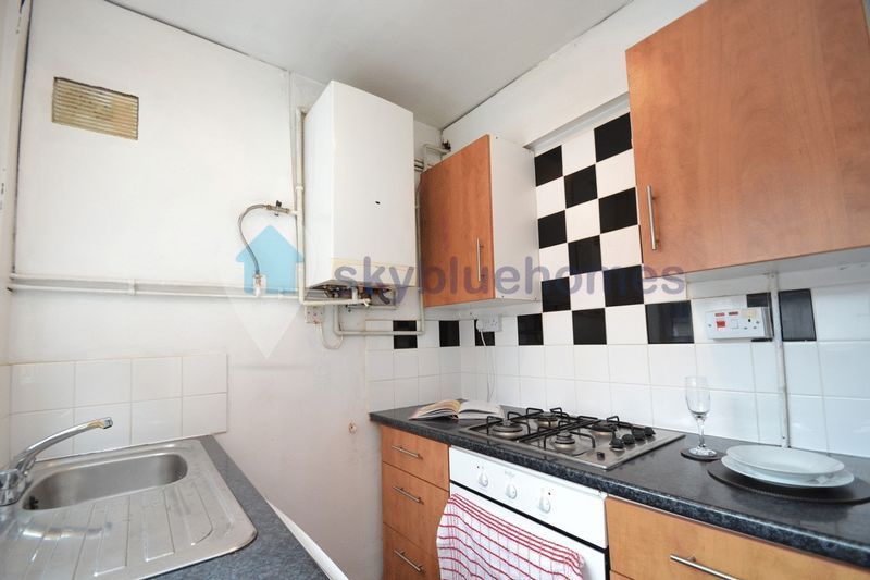 2 bed terraced house to rent in Churchill Street, Leicester LE2, £997 pcm