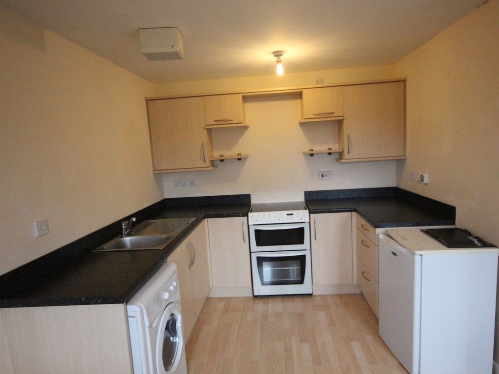 2 bed flat to rent in Queen Mary Rise, Sheffield S2, £700 pcm