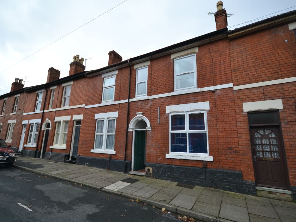 4 bed terraced house to rent in Harcourt Street, Derby DE1, £1,300 pcm