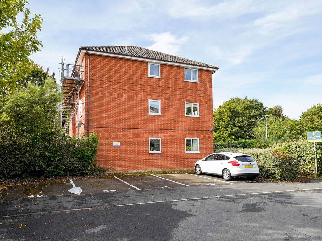 2 bed flat to rent in Fennec Close, Cherry Hinton, Cambridge CB1, £1,350 pcm
