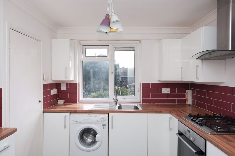 2 bed flat to rent in Craven Road, Brighton BN2, £1,339 pcm