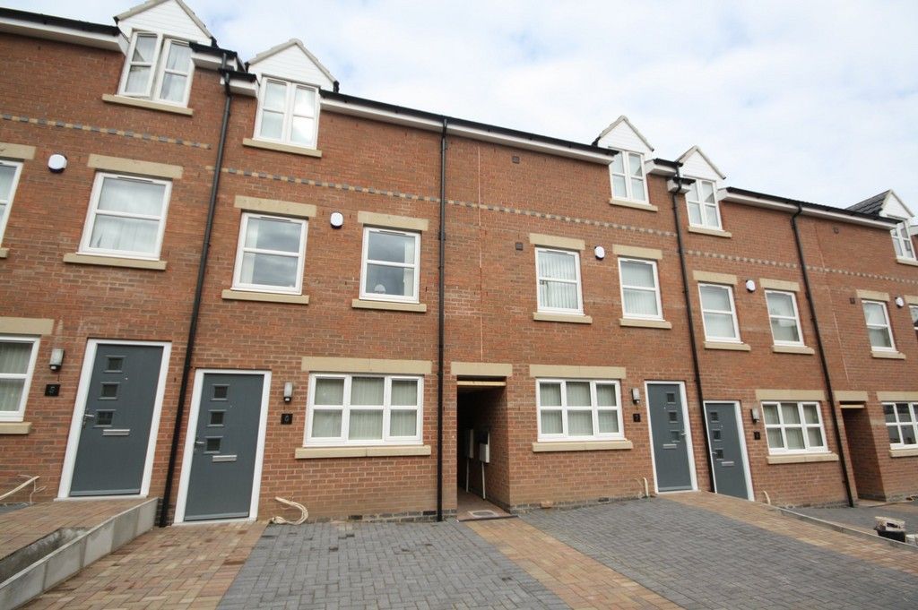 4 bed terraced house to rent in Blue Fox Close, West End, Leicester LE3, £2,236 pcm