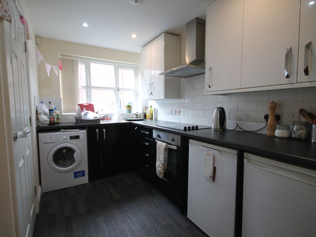 4 bed town house to rent in Blue Fox Close, West End, Leicester LE3, £2,063 pcm