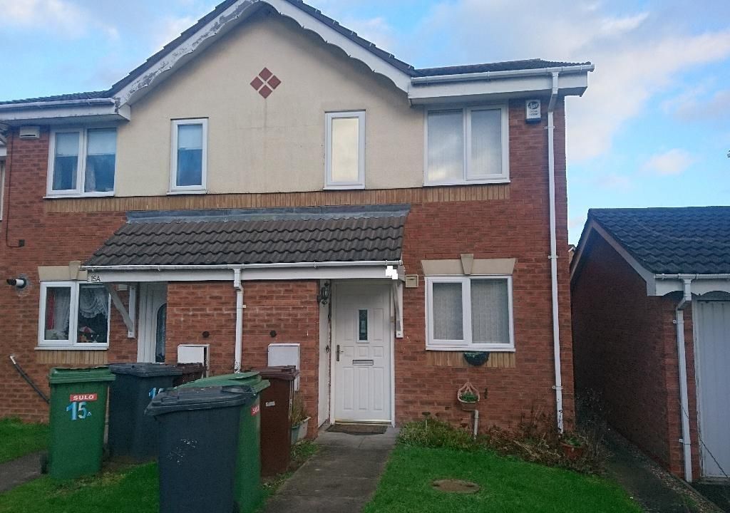 2 bed property to rent in Park Meadow Avenue, Bilston WV14, £800 pcm