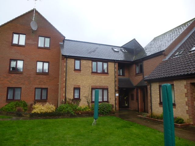 2 bed flat to rent in Leaside Court, Heacham PE31, £650 pcm