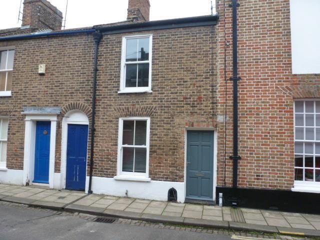 2 bed property to rent in Checker Street, King