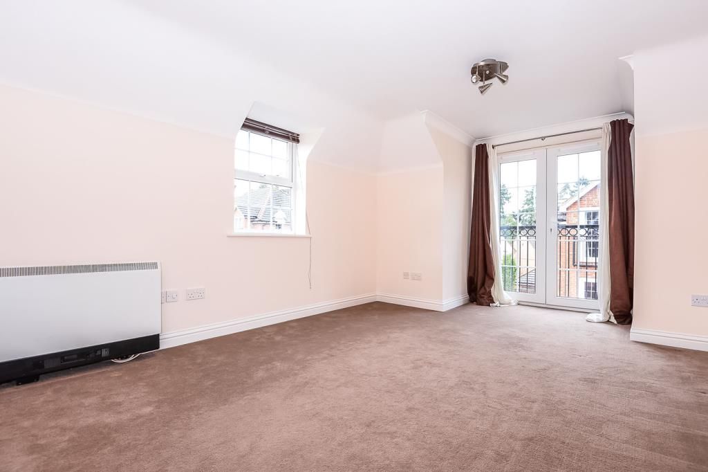 2 bed flat to rent in Newbury, Berkshire RG14, £1,250 pcm