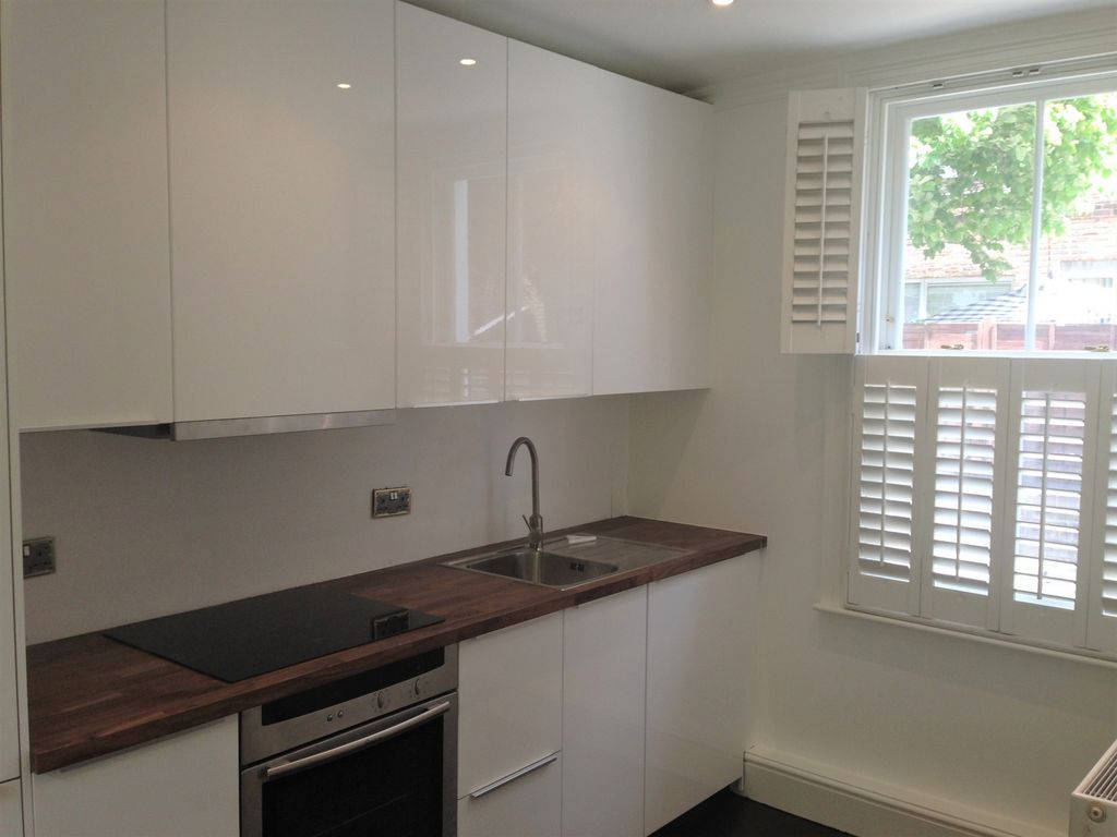 3 bed terraced house to rent in Carson Terrace, London W11, £3,445 pcm