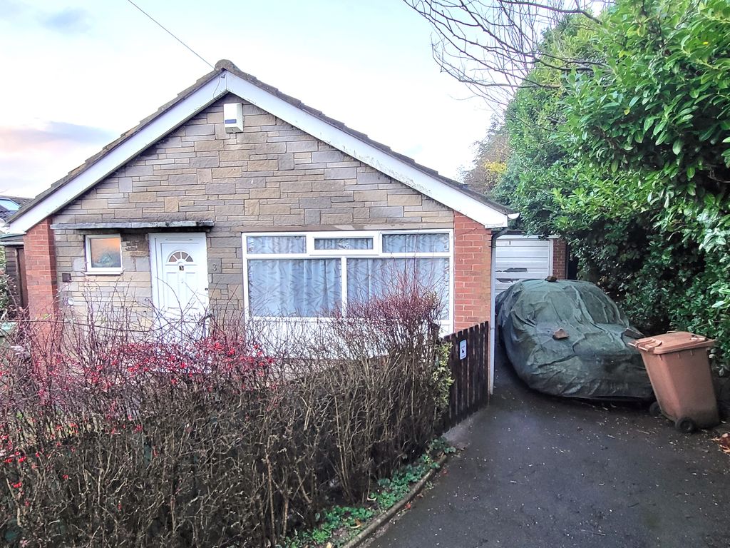 3 bed detached bungalow to rent in Holt Green, Leeds LS16, £1,250 pcm
