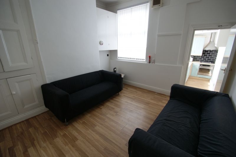 4 bed terraced house to rent in Carberry Place, Hyde Park, Leeds LS6, £403 pppm