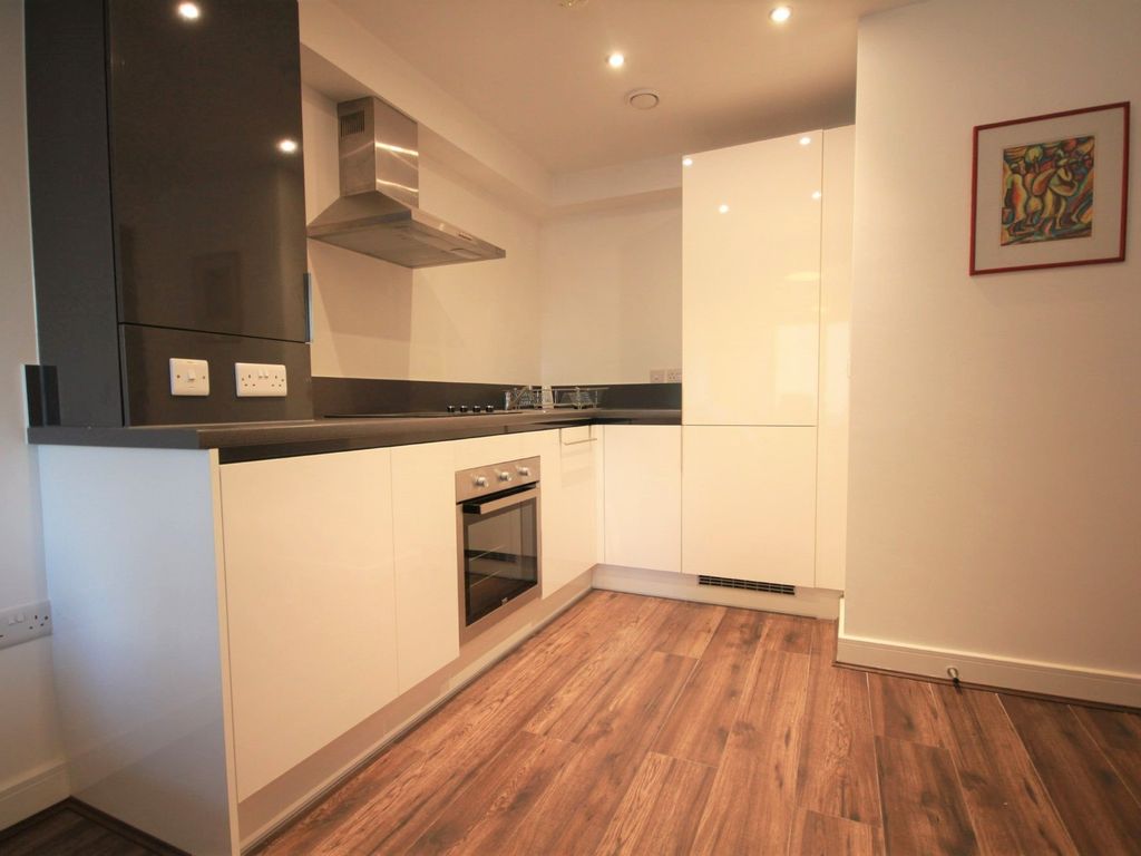 1 bed flat to rent in Fabrick Square, Lombard Street, Digbeth B12, £850 pcm