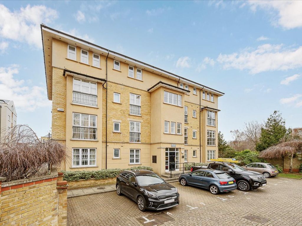 2 bed flat to rent in Willow Court, Corney Reach Way, Chiswick, London W4, £2,097 pcm