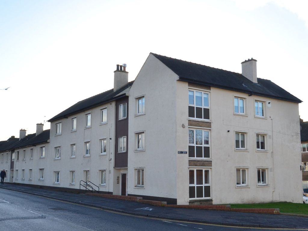 2 bed flat to rent in Weaver Row, Stirling FK7, £950 pcm