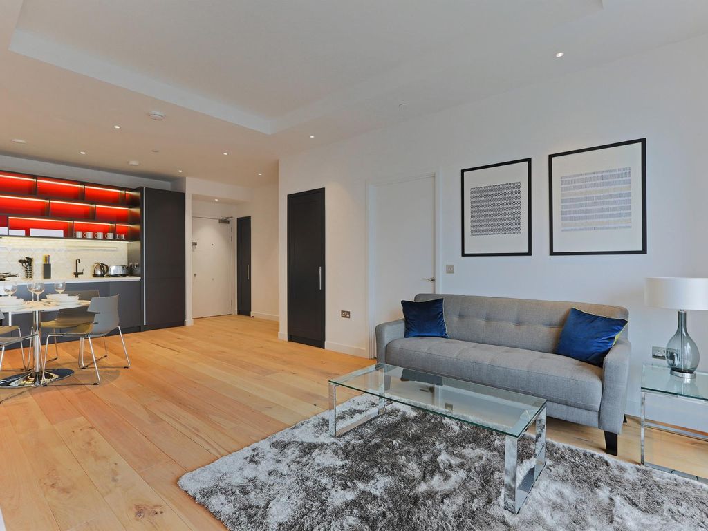 1 bed flat for sale in Montagu House, London City Island, London E14, £409,000