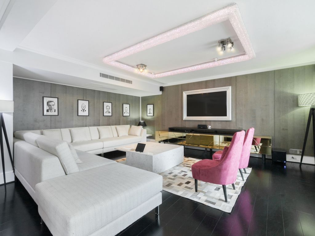 3 bed flat for sale in Crown Court, Park Road, St Johns Wood NW8, £2,850,000