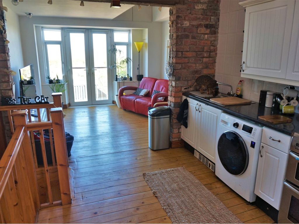 2 bed terraced house for sale in Chester Road, Flint CH6, £148,000