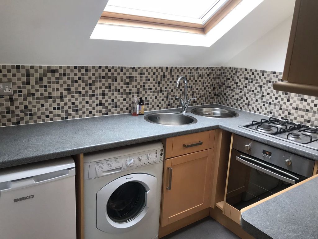 1 bed flat to rent in South Court, Lewes BN7, £1,150 pcm